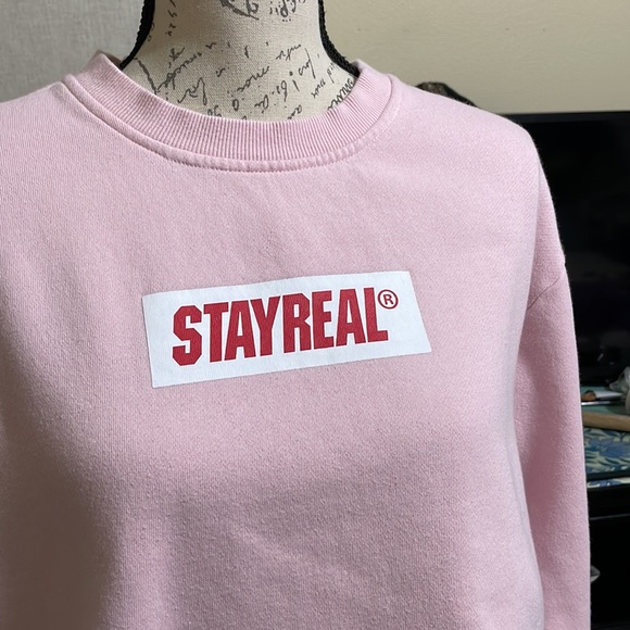 Stay Real Logo Sweatshirt - Picture 3 of 10
